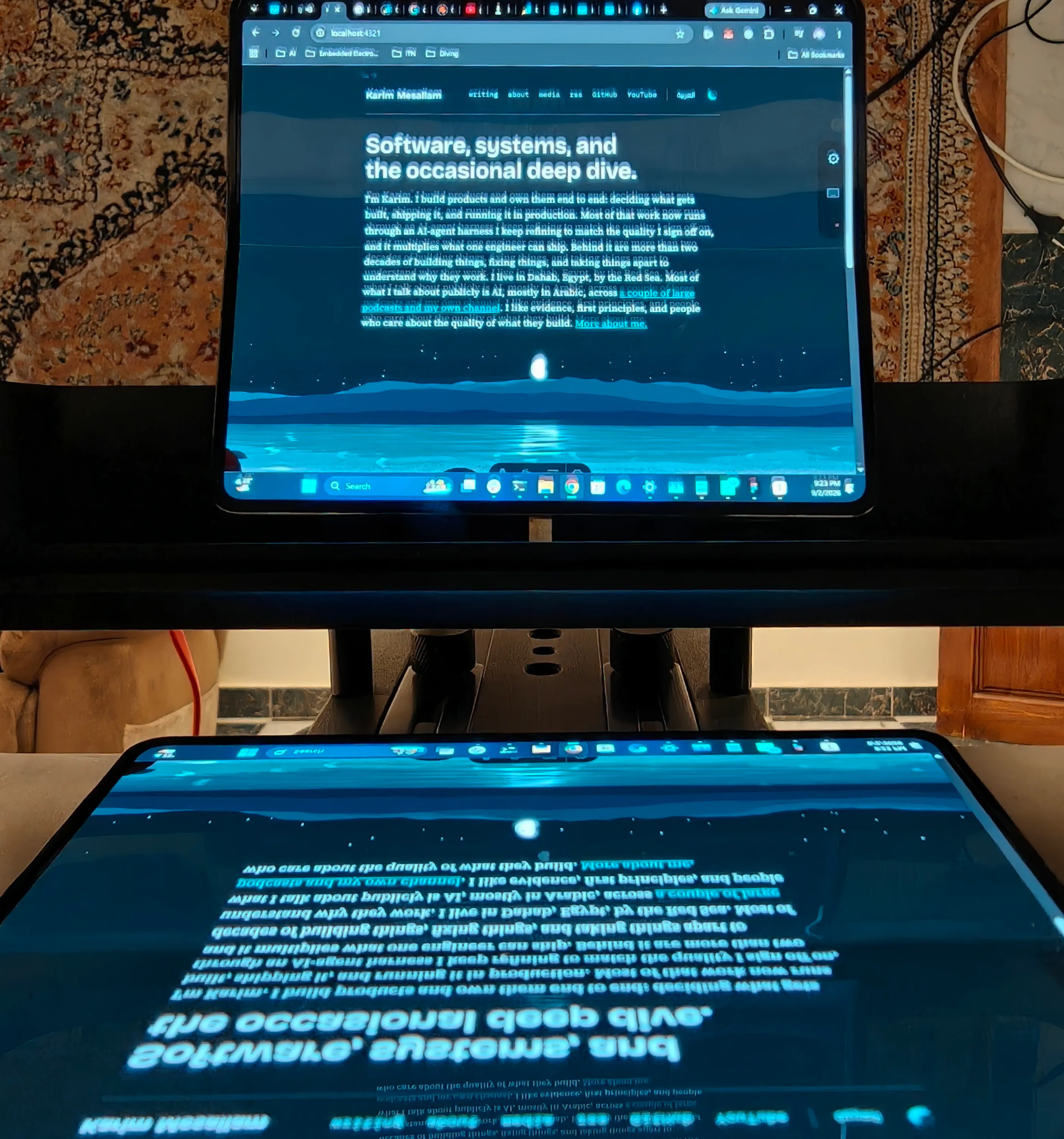 The tablet still sits under the beam-splitter glass, showing the Windows display with the horizontal flip applied.